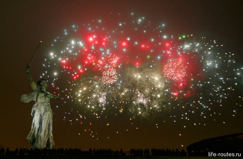 Салют на Мамаевом кургане