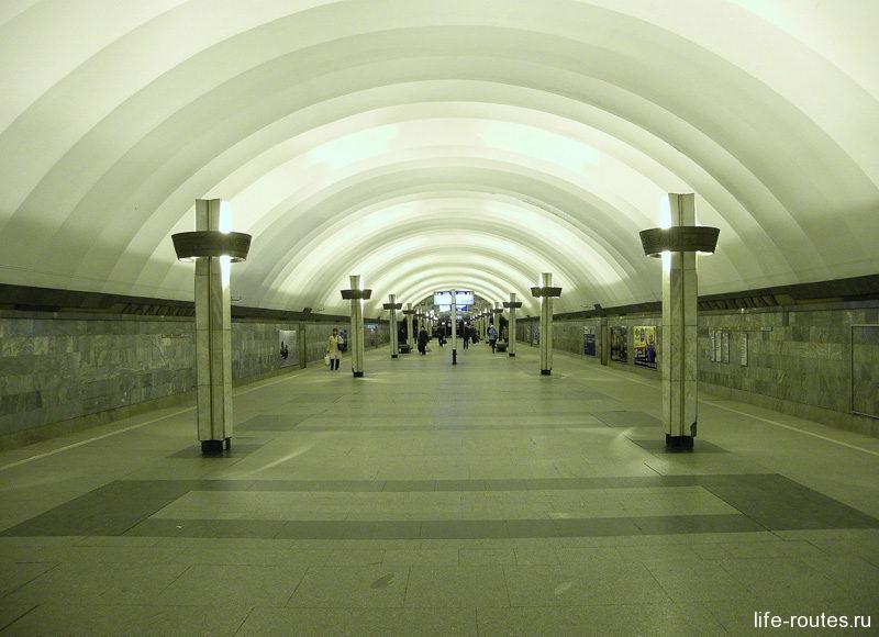 Станция метро "Ладожская" в Санкт-Петербурге